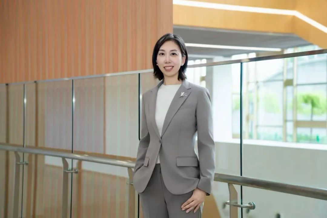 金秋的晨光中,新学年的序章即将开启