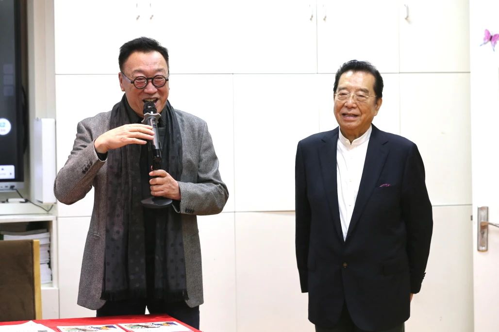 原来,李双江老师曾在新疆地区当兵工作十年