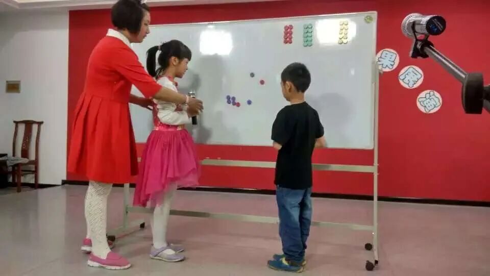 一个二年级的孩子，用数学规律把大人打得心服口服。