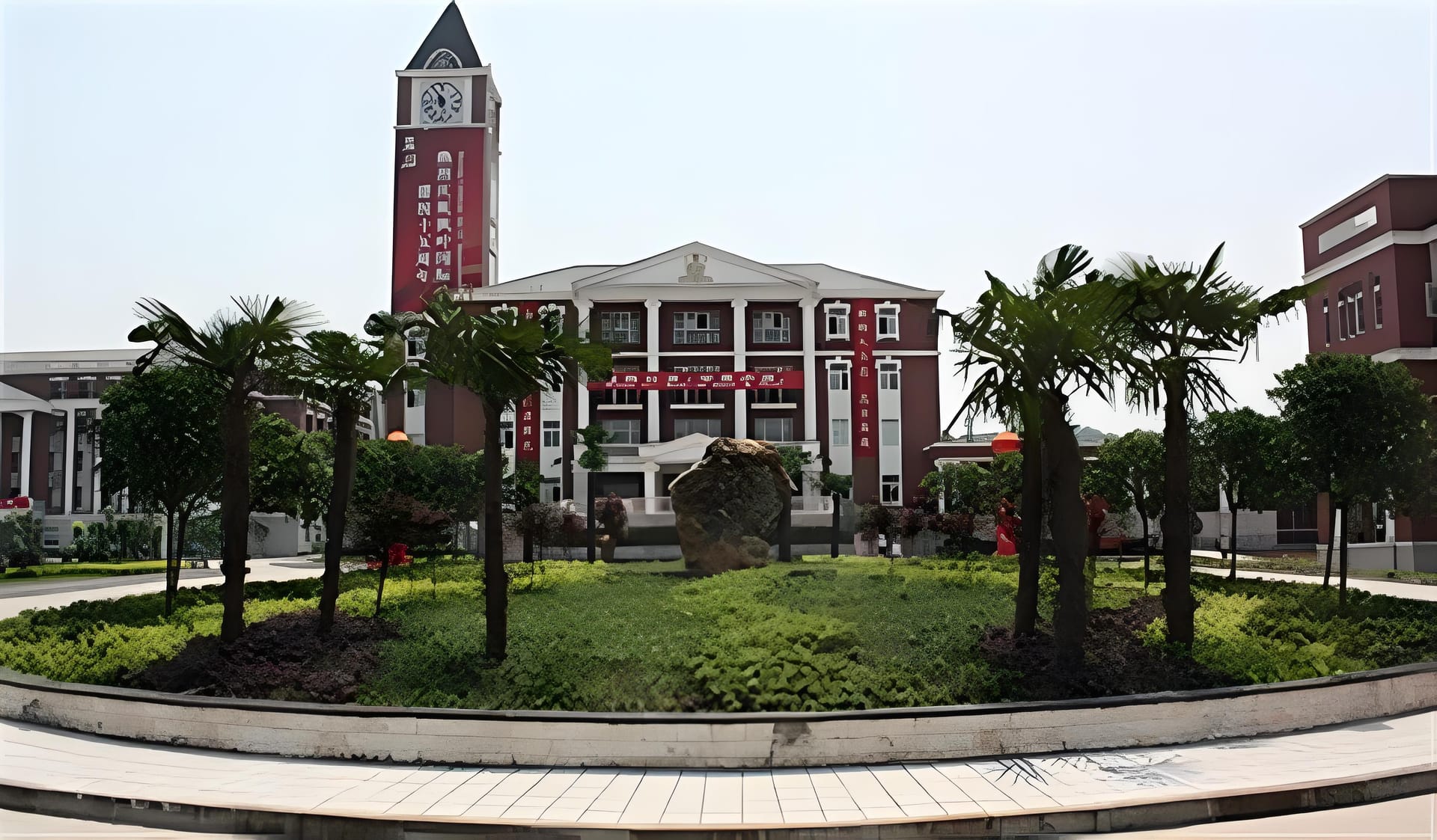 探秘重庆国际枫叶学校:办学性质与教育特色全解析