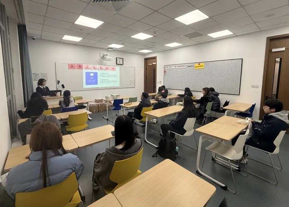 家长会后,各班依次召开主题班会,为新学期正式拉开序幕。(图 2)