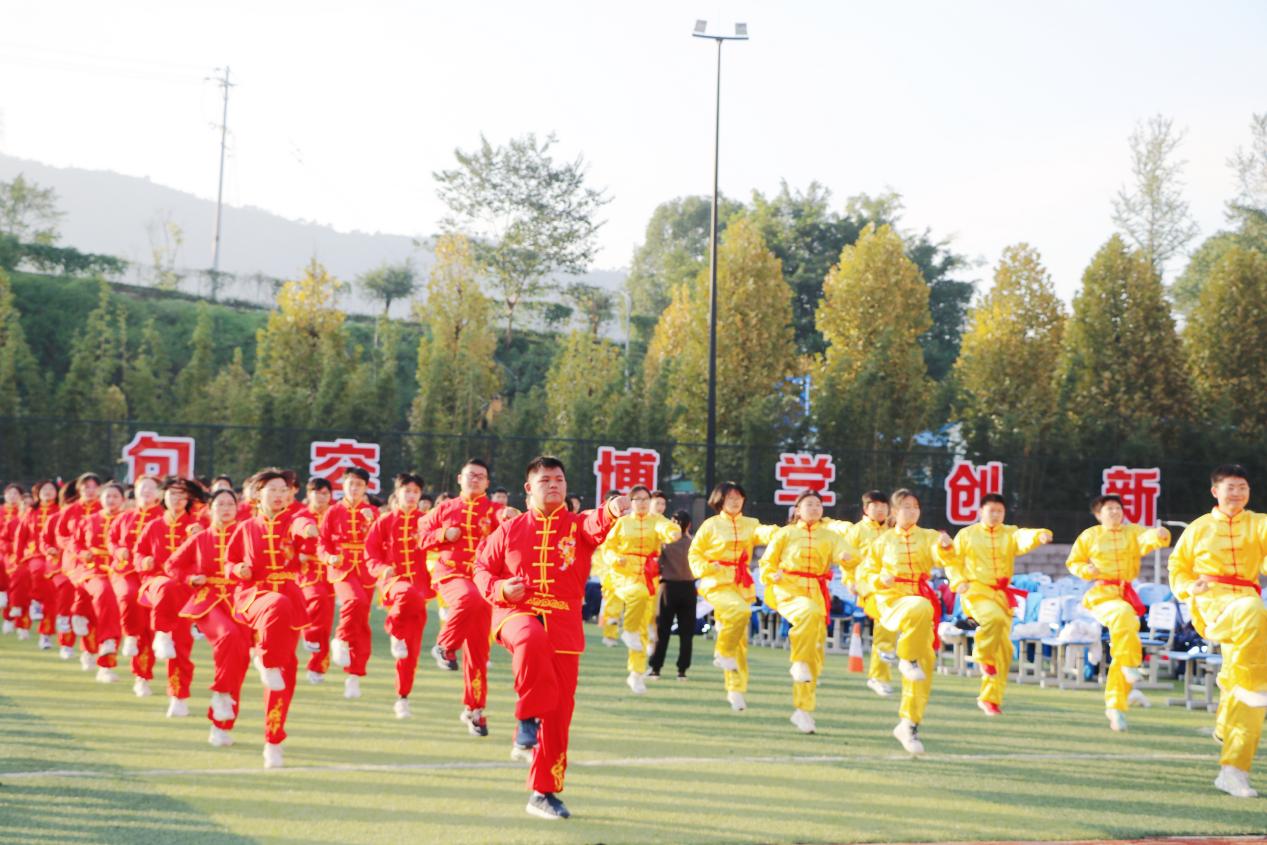 武术是中国传统体育项目，练习武术操是对中国传统文化的一种学习和传