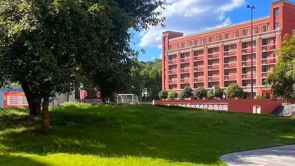 重庆史迪威外语学校:从数学 9 分到突破 100 分,学业与人格双向成长的逆袭之路