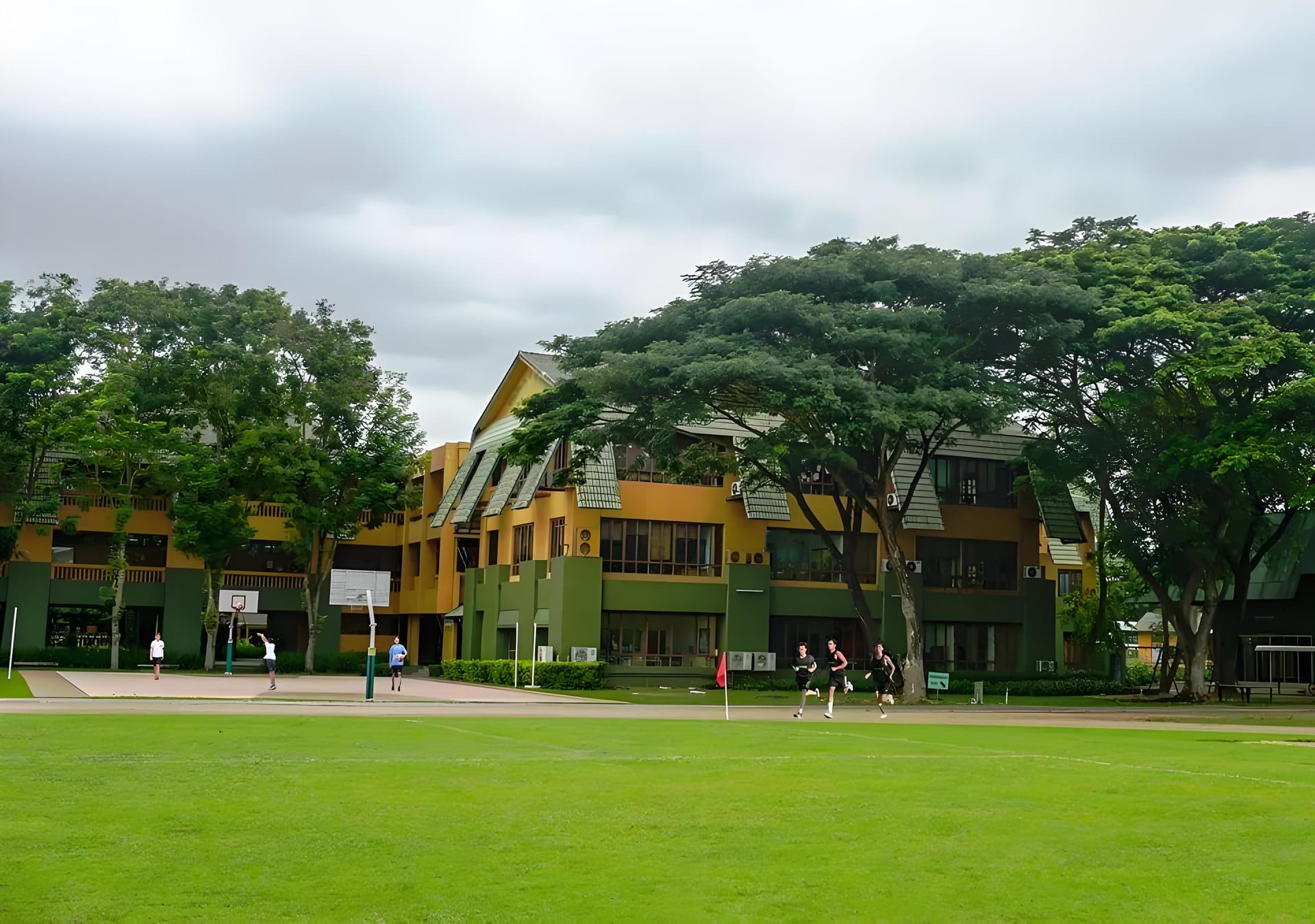 ABS 国际学校在 2009 年闪亮登场啦