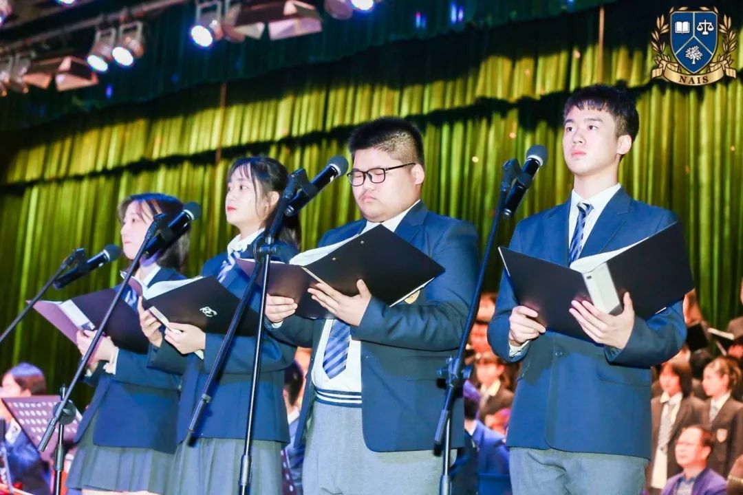 上海诺美学校音乐会领唱 Sally Wu(左二)