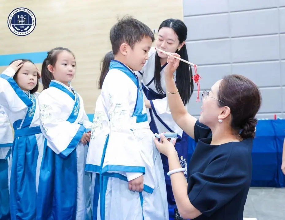 新一年级的小朋友们,恭喜你们即将成为一名真正的小学生