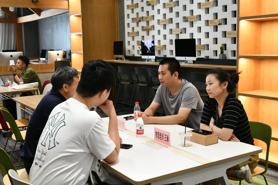 圣华紫竹学院升学指导办公室拥有高素质的、专业的