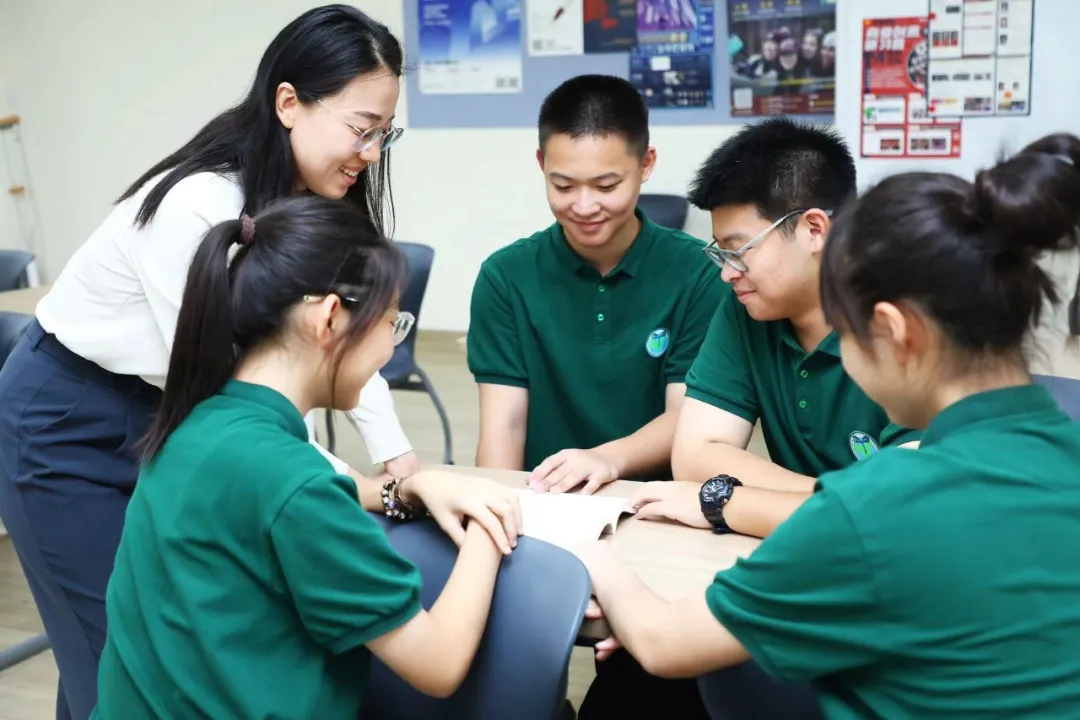 青苗学校一直以来都把学术放在办学的首位。