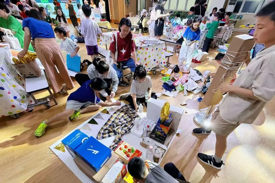 三年级探究 自然灾害 时，语文课堂上孩子们书写灾难中的温情故事（图 6）