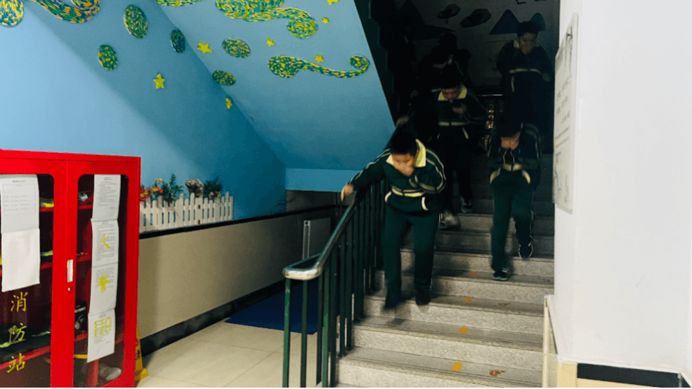 充分的准备工作，为本次夜间消防演练的顺利开展打下了坚实基础