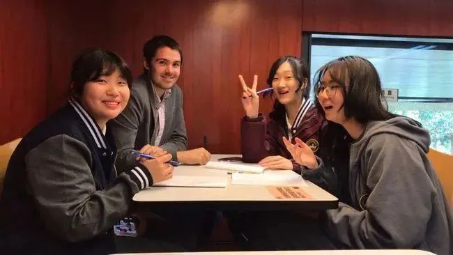 反而是国内学籍有的时候有会增加学生申请国外大学的难度