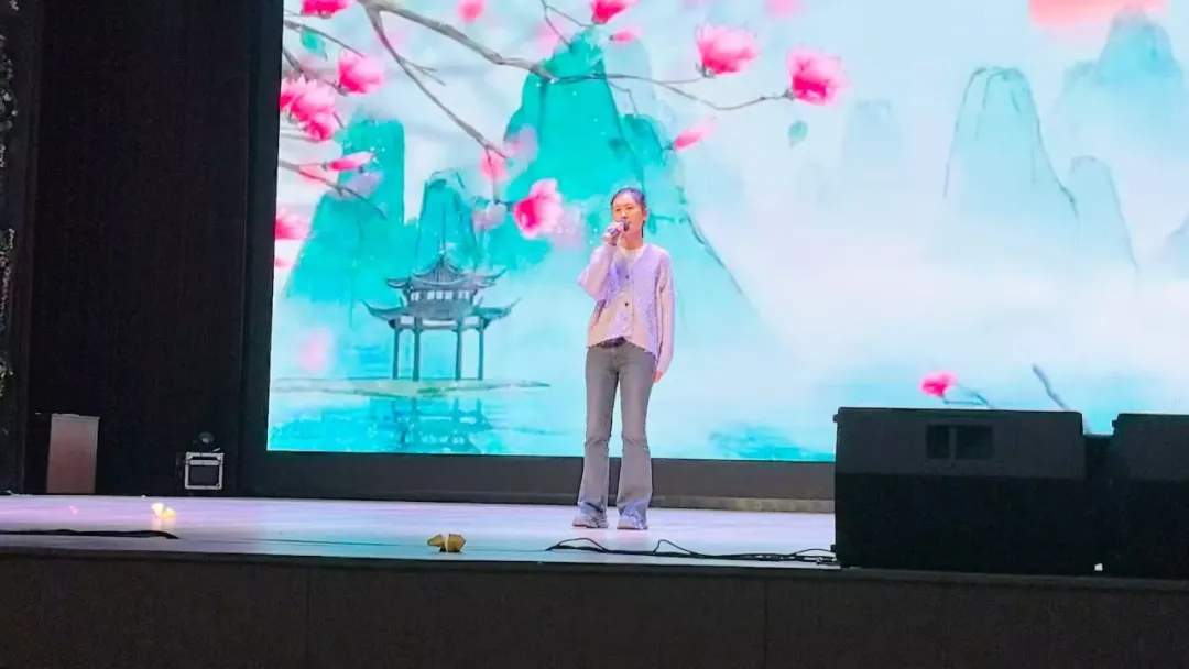 歌声响起时 有人清澈如溪，轻诉心语；有人深情如诗，打动人心；（图 3）