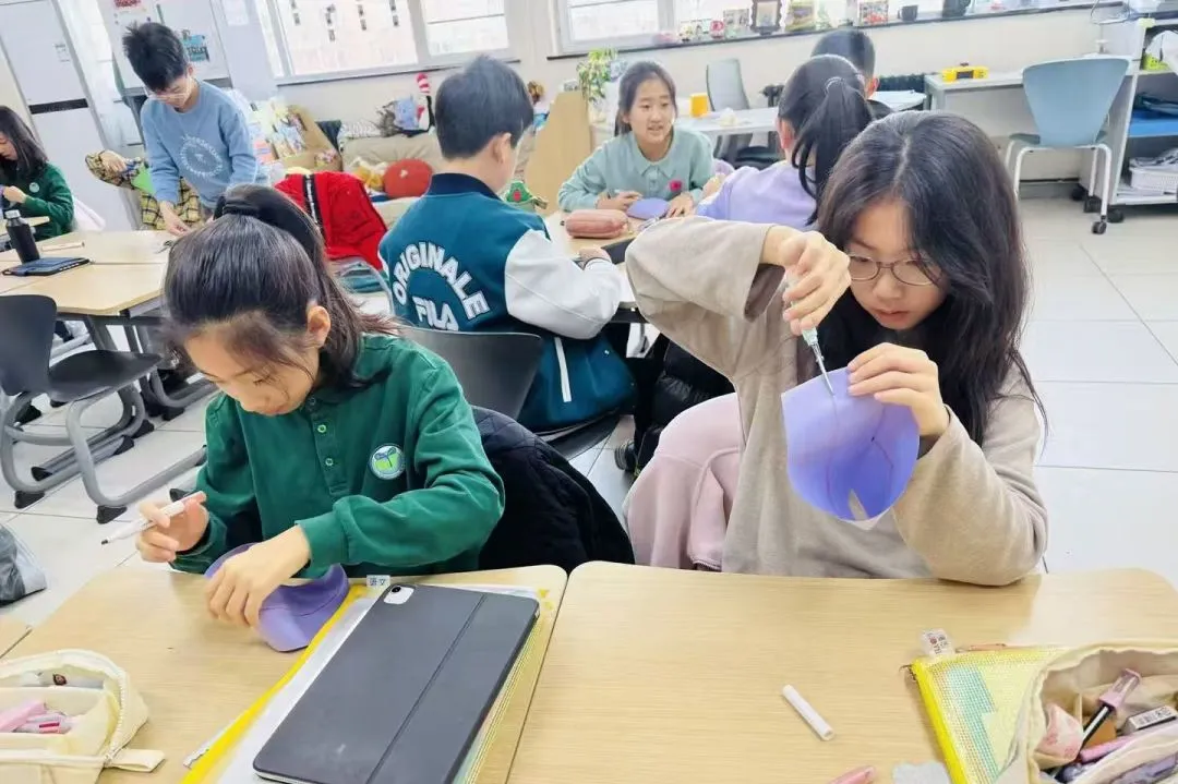 培养出多名数学竞赛金奖的任老师是青苗上东校区菁早班老师（图 3）