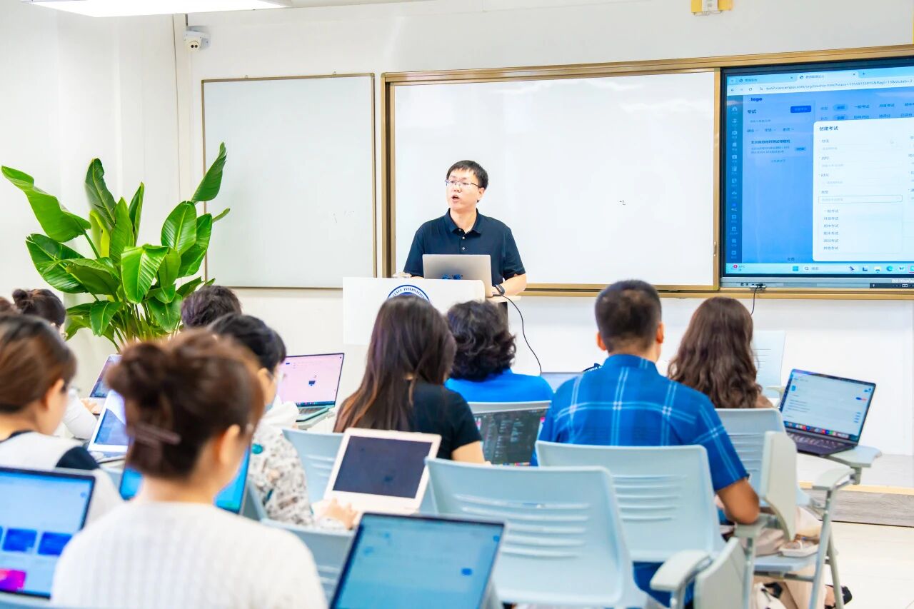 教育信息化是当代国际教育的重要支撑,熟练掌握教学管理平台
