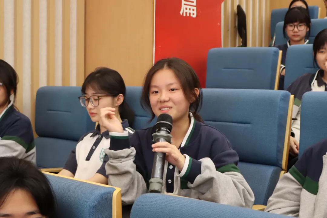荣怀外语初中始终将学生心理健康教育放在学校工作的重要位置