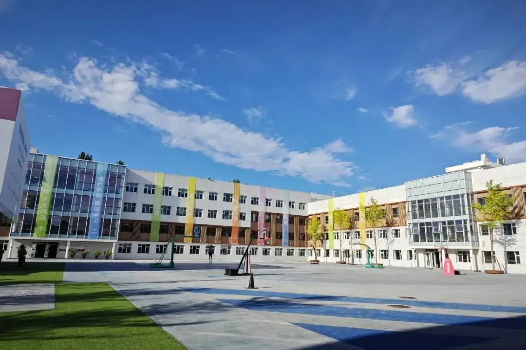 就比如这一次合并的致知学校就是拥有全学段的资质(图 2)