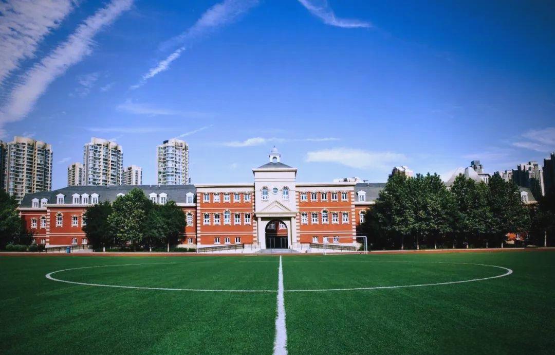 初中和高中阶段的招生则更为严谨，会加入学术测评和英语能力测试