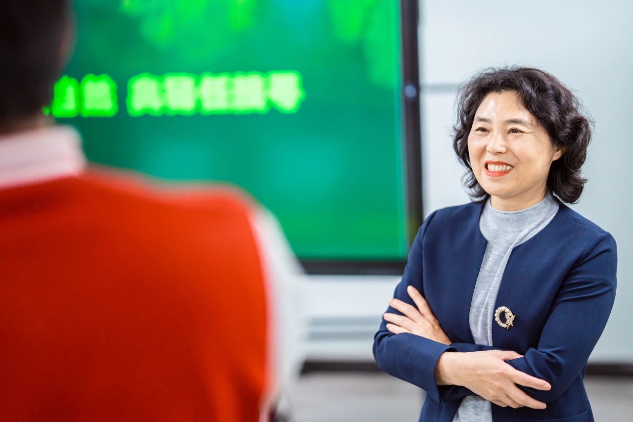 作为引进北大、中科院等顶尖高校与学术组织学习项目的外国语学校（图 2）