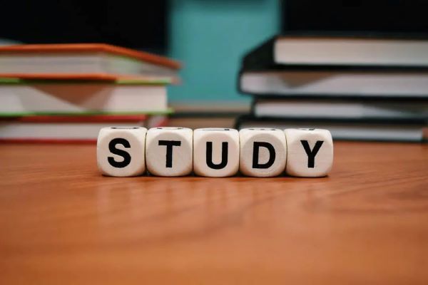 国际学校通常会进行入学考试和面试