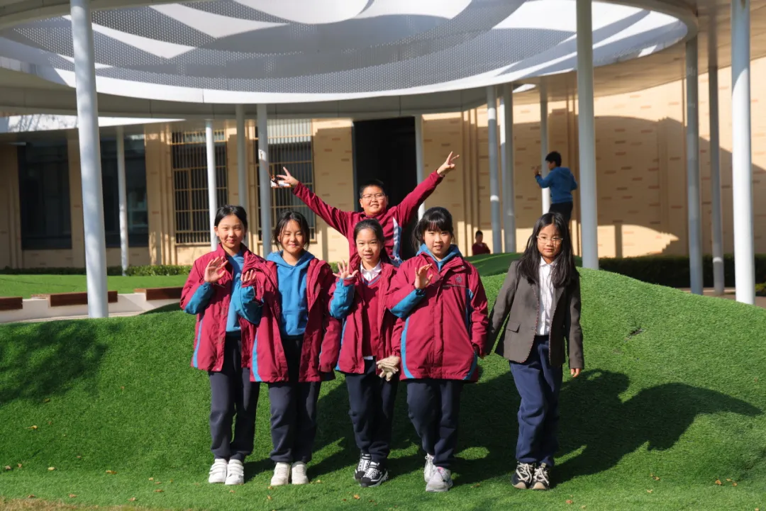 2026 年招生阶段覆盖小学一年级与初中六年级,招生对象明确