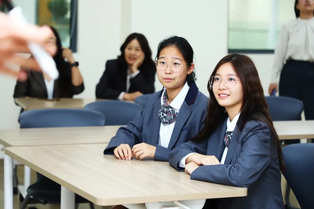 在指导学生的过程中,我们不止一次见到学生在写文书的过程中流泪。