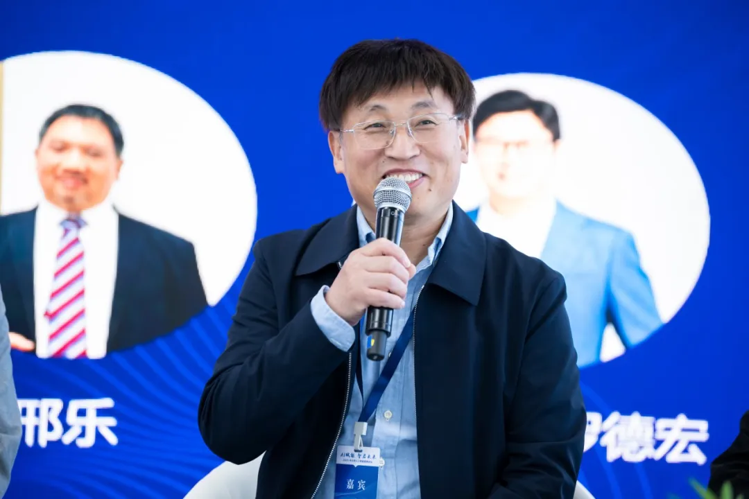 赵鑫主任认为,北京八中要借力 AI赋能,促进智慧教育升级