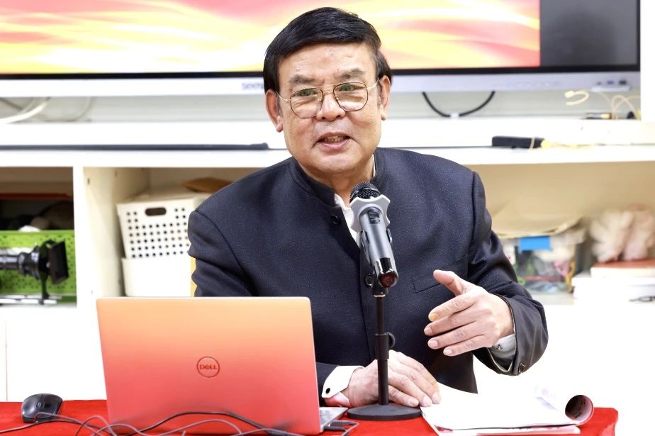 本堂课,马子玉老师作为《善读少年 强国有我》一书的副主编与特约编