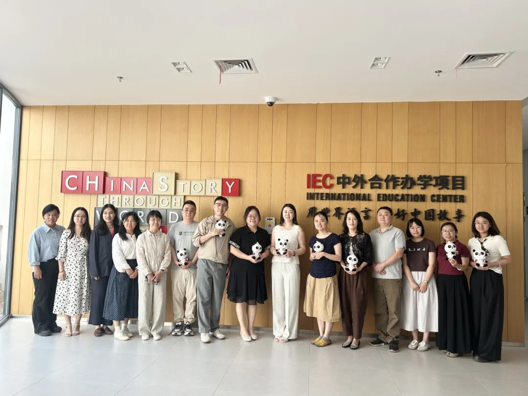 英国两大知名学府齐聚现场。华威大学是英国顶尖综合大学，在商科