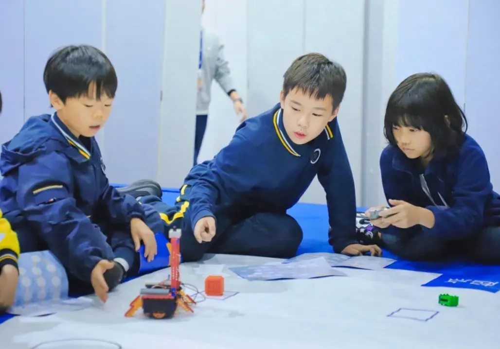 关于如何培养学子多元能力,姚宇堃校长认为:
