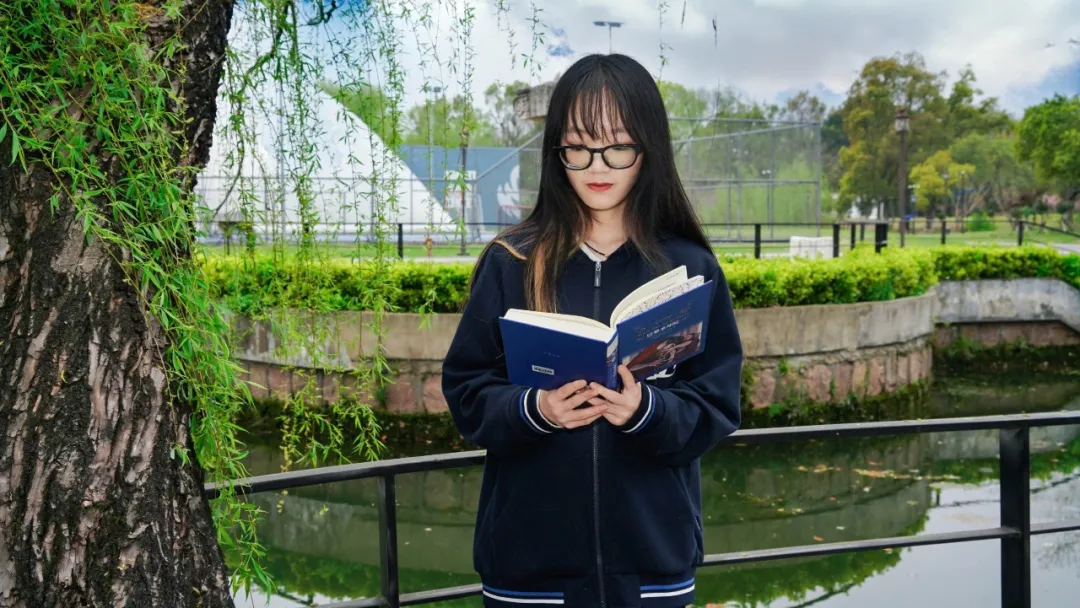 开设 IGCSE、A-level 等主流国际课程，适配英国