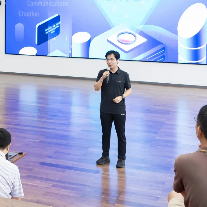 此次研讨会的一大亮点是邀请了十多位在科技(图 2)