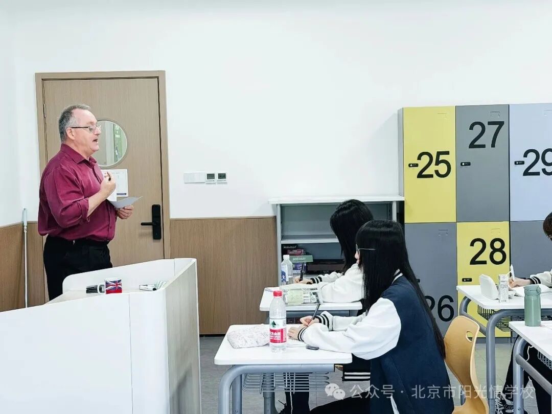 全体教师也以全新状态投入工作，认真开展备课教研，打磨教学内容