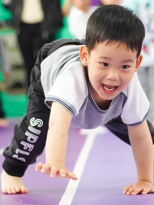 ⚫幼儿园：遵循 生活即教育 的教育理念，着力于幼儿全脑开发
