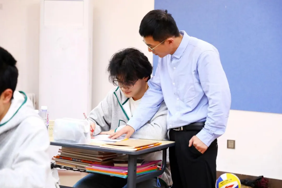原人大附中生物组教研组长,曾担任北京市生物奥赛的总教练