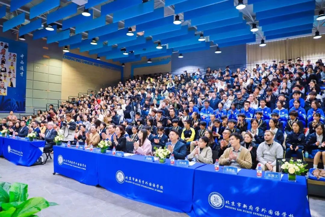 接下来，David Cardwell教授就剑桥大学和英国名校的申