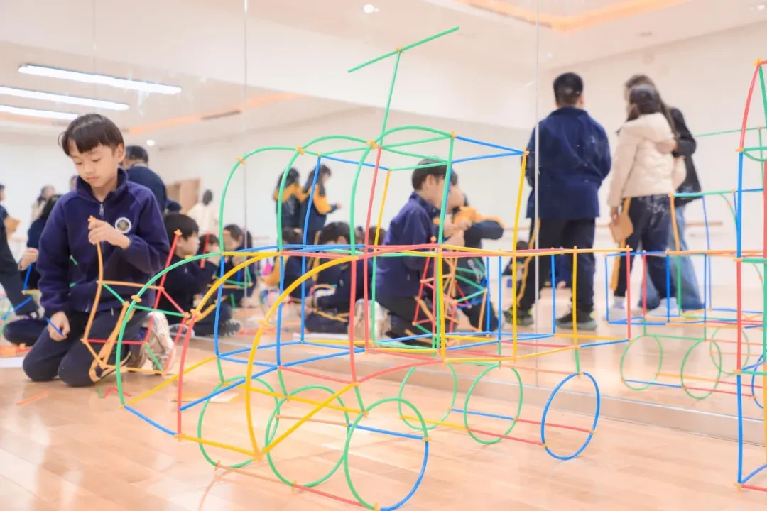 在日常教学中,老师们不仅关注课本知识