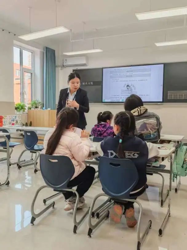数学王国:让空间思维看得见摸得着