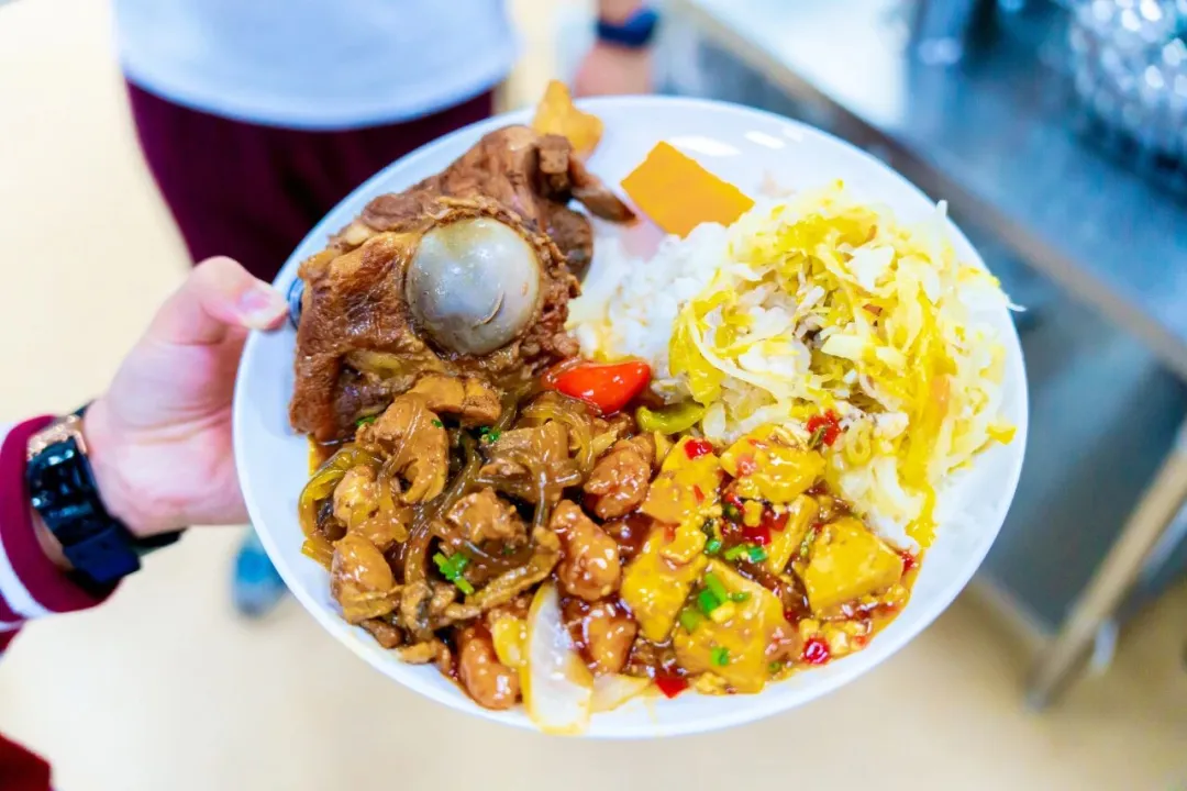 在新府学，食堂不仅是填饱肚子的地方，更是一扇窗 推开它（图 2）