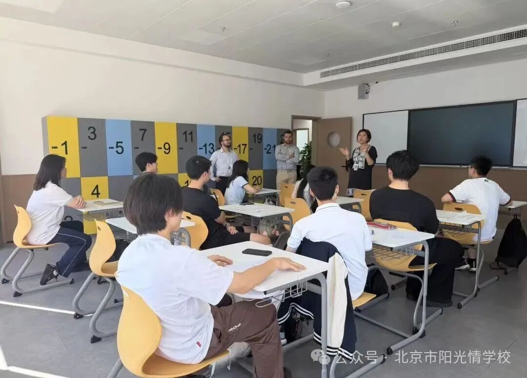 课堂上,各个班级快速进入学习状态。