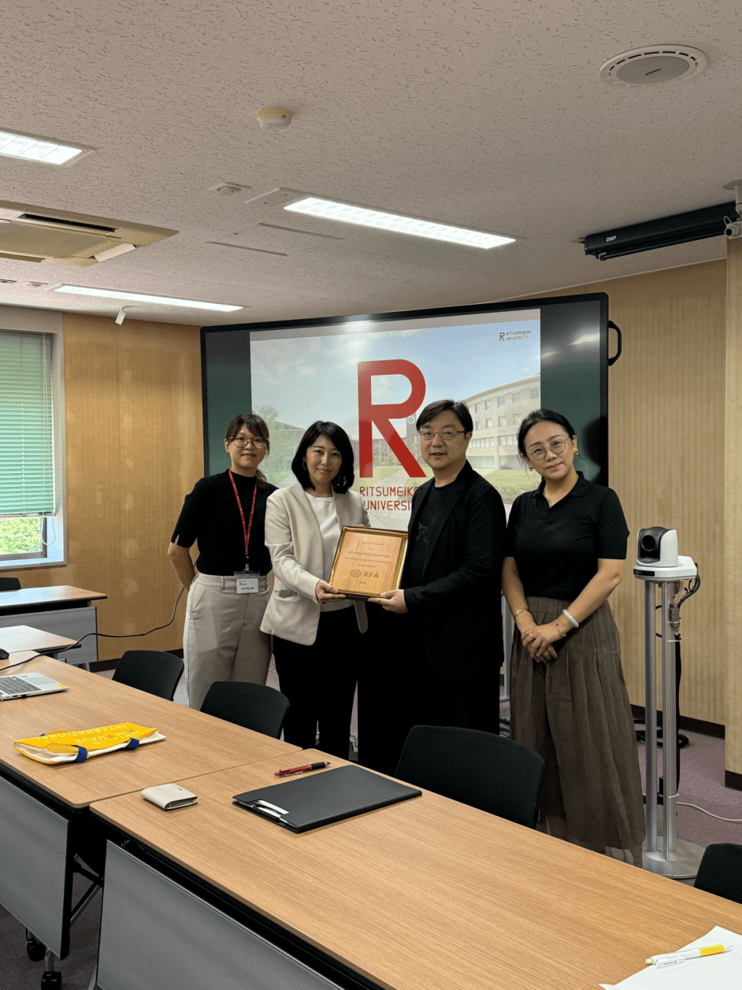 在立命馆大学，姚宇堃校长、辛玲校长考察了亚洲顶尖的国际关系学部