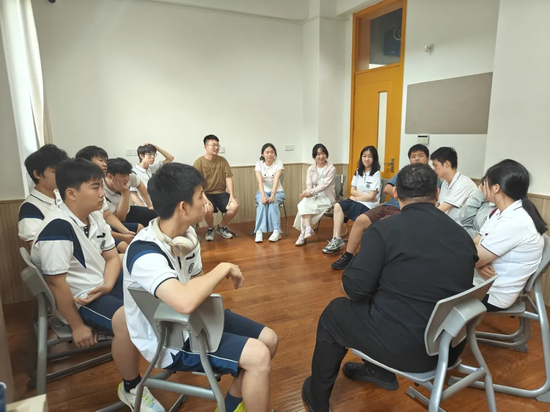 立体管理模式:构建校长、学科老师、班主任、家长(图 3)