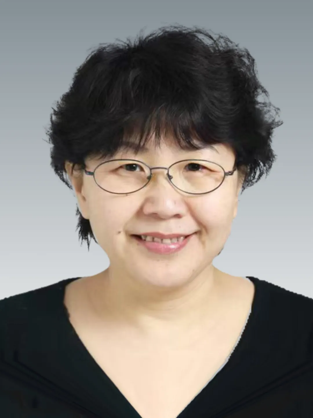 中学高级教师、语文特级教师,原人大附中高中部年级组长