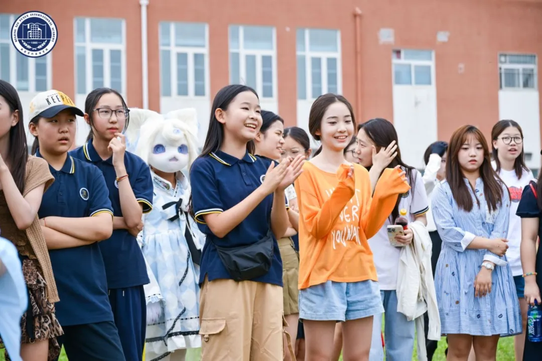 新府学校园里，藏着很多动人的成长故事。（图 2）