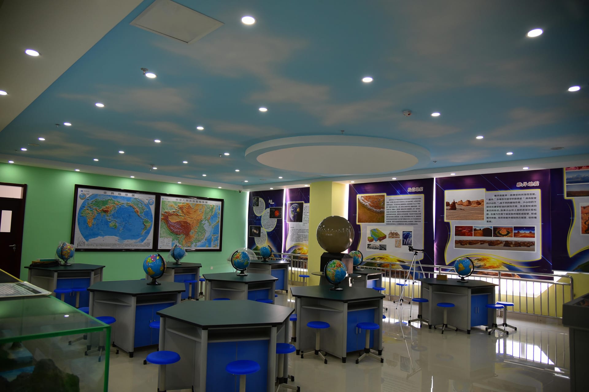 北师大滨海国际学校实验室图片