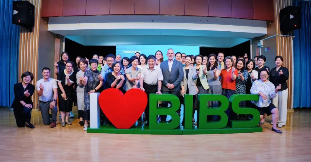 青苗2025-2026新学年教育“天团”闪耀登场!——汇聚全球教育智慧,点亮学子璀璨未来