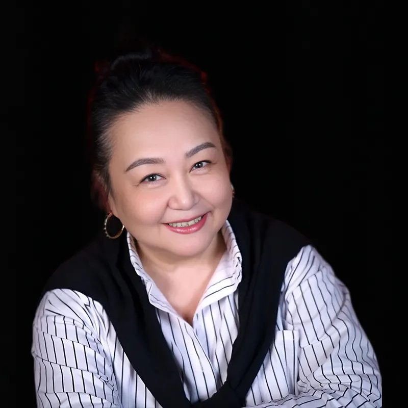 拥有超过三十年的室内乐与交响乐演奏经验。