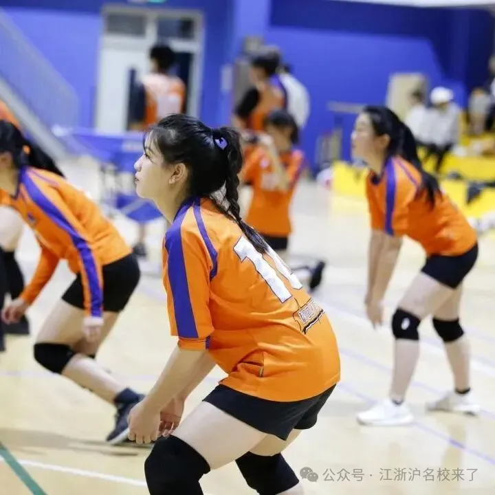 小、初开设各种课后课,包括棒球、篮球、足球、羽毛球