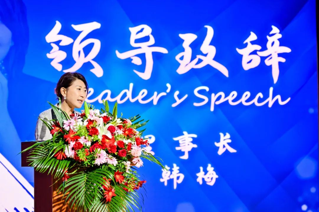 学校理事长韩梅高度肯定了初中双语班学子在国际课程中的优异表现:
