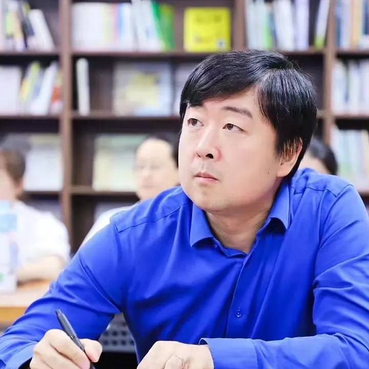 新府学初小部教育教学校长