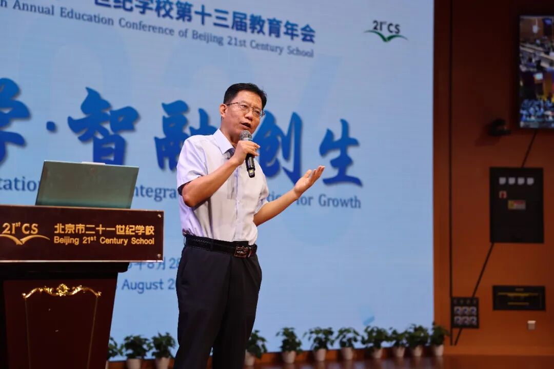 校园里的美育藏在各个小角落！不局限于课堂，老师们把楼道、墙面